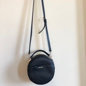 VINCE CAMUTO SMALL CIRCLE CROSSBODY BAG